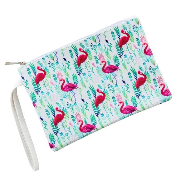 BOUTIQUE Handbags - **SALE**  Last ONE      NWT Flamingo Wristlet  FUN